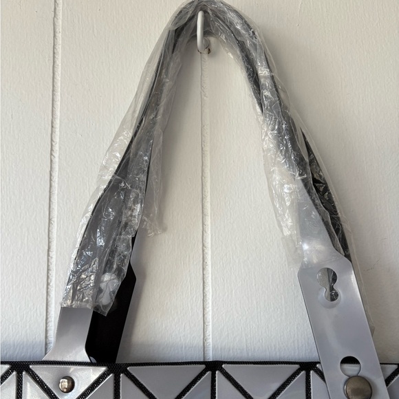 Geometric Silver Tote Bag - Picture 4 of 8